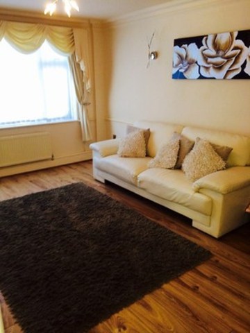  Image of 3 bedroom Terraced house to rent in Queens Road West London E13 at QUEENS ROAD WEST  PLAISTOW, E13 0PE