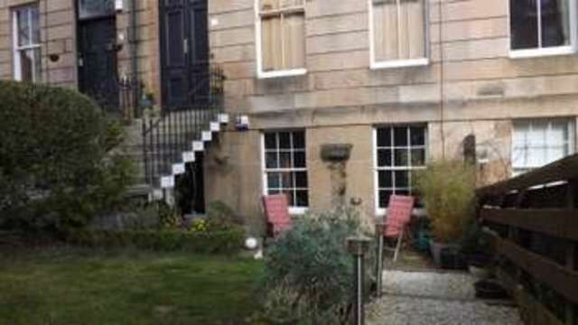  Image of 2 bedroom Flat for sale in Queen Square Glasgow G41 at Queen Square  Glasgow, G41 2AZ