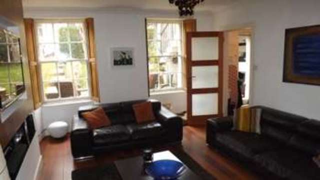  Image of 2 bedroom Flat for sale in Queen Square Glasgow G41 at Queen Square  Glasgow, G41 2AZ