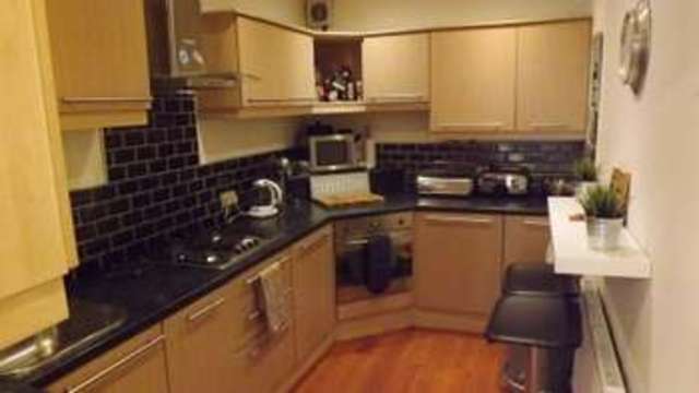  Image of 2 bedroom Flat for sale in Queen Square Glasgow G41 at Queen Square  Glasgow, G41 2AZ