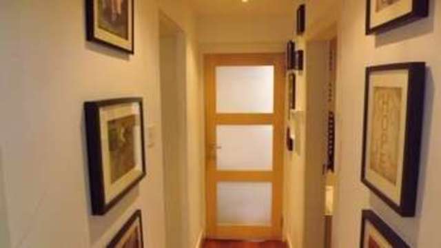  Image of 2 bedroom Flat for sale in Queen Square Glasgow G41 at Queen Square  Glasgow, G41 2AZ
