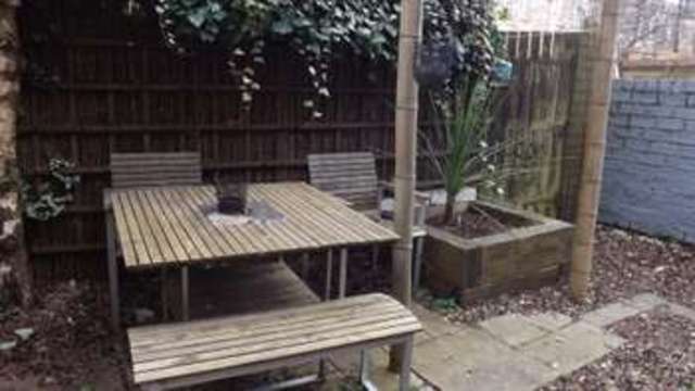  Image of 2 bedroom Flat for sale in Queen Square Glasgow G41 at Queen Square  Glasgow, G41 2AZ
