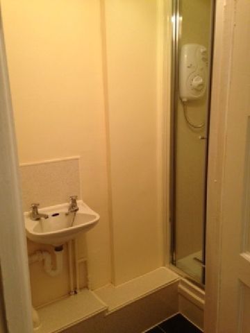  Image of 5 bedroom House Share to rent in Quinton Road Harborne Birmingham B17 at Harborne West Midlands Harborne, B17 0PY