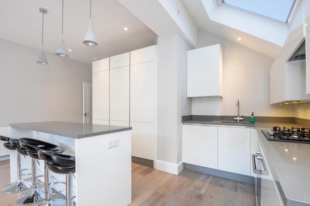  Image of 2 bedroom Ground Flat to rent in Racton Road London SW6 at Racton Road  London, SW6 1LW