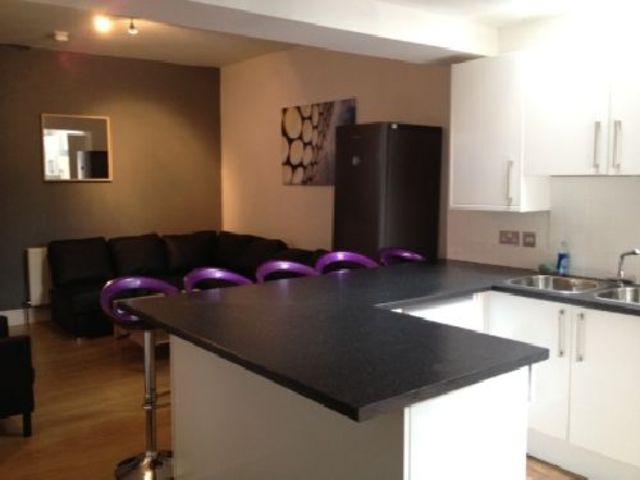  Image of 8 bedroom House Share to rent in Raddlebarn Road Selly Oak Birmingham B29 at Selly Oak West Midlands Selly Oak, B29 6HQ