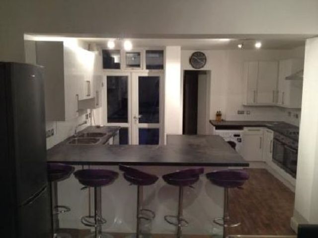  Image of 8 bedroom House Share to rent in Raddlebarn Road Selly Oak Birmingham B29 at Selly Oak West Midlands Selly Oak, B29 6HQ