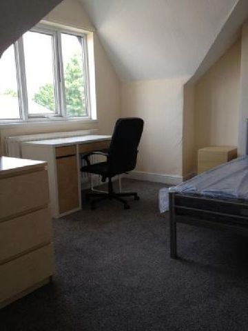  Image of 8 bedroom House Share to rent in Raddlebarn Road Selly Oak Birmingham B29 at Selly Oak West Midlands Selly Oak, B29 6HQ