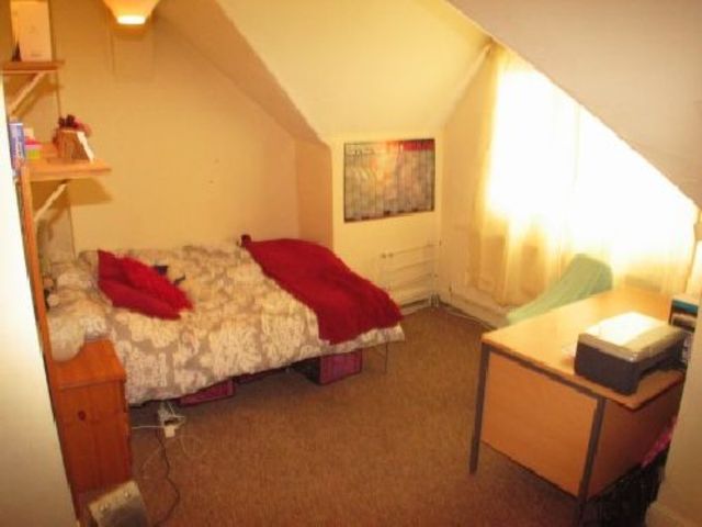  Image of 4 bedroom House Share to rent in Raddlebarn Road Selly Oak Birmingham B29 at Selly Oak West Midlands Selly Oak, B29 6HQ