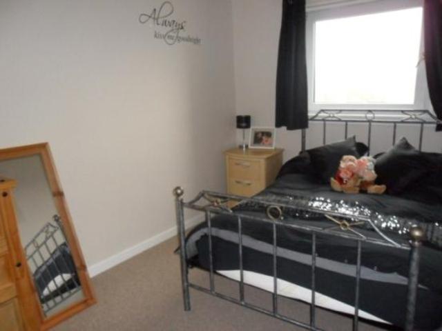  Image of 2 bedroom Flat to rent in Raeden Place Aberdeen AB15 at Aberdeen  Aberdeen, AB15 5WN