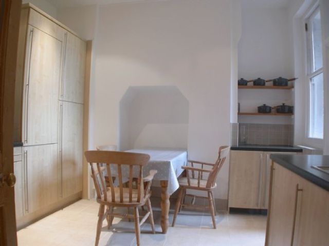  Image of 2 bedroom Flat to rent in Randolph Avenue London W9 at Randolph Avenue Array Maida Vale, W9 1NS