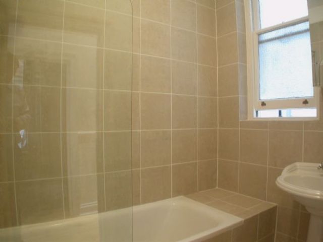  Image of 2 bedroom Flat to rent in Randolph Avenue London W9 at Randolph Avenue Array Maida Vale, W9 1NS