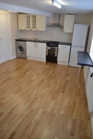  Image of Studio flat to rent in Raymond Road Ilford IG2 at Raymond Road  Newbury Park, IG2 7EA
