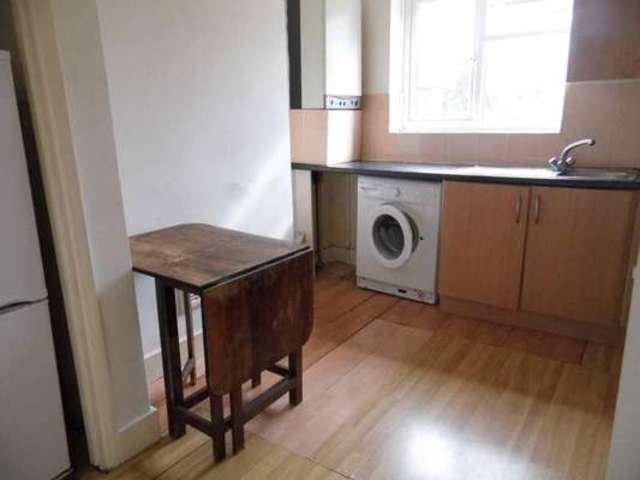  Image of 1 bedroom Flat for sale in Redriffe Road London E13 at Redriffe Road Plaistow London, E13 0JX