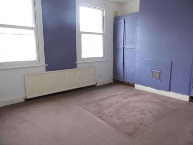  Image of 1 bedroom Flat for sale in Redriffe Road London E13 at Redriffe Road Plaistow London, E13 0JX