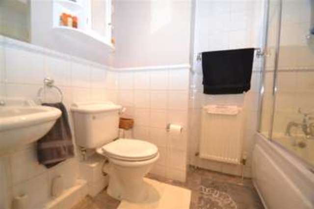  Image of 2 bedroom Apartment to rent in Hartfield Road London SW19 at Wimbledon, SW19 3SF