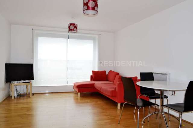  Image of 2 bedroom Apartment to rent in Regents Park Road London NW1 at Regents Park Road Primrose Hill London, NW1 8AQ