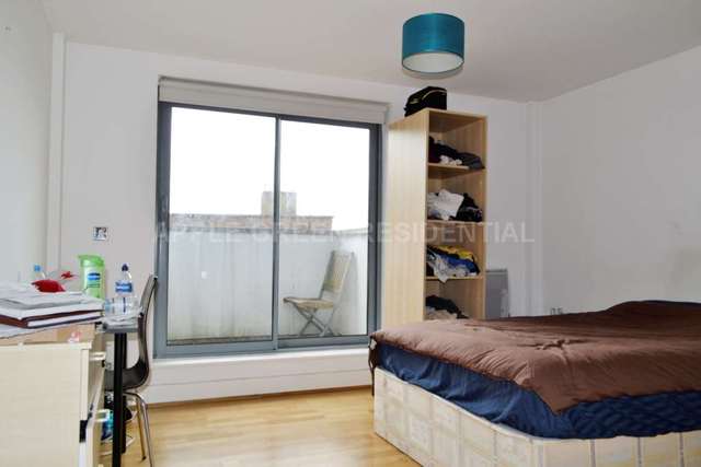 Image of 2 bedroom Apartment to rent in Regents Park Road London NW1 at Regents Park Road Primrose Hill London, NW1 8AQ