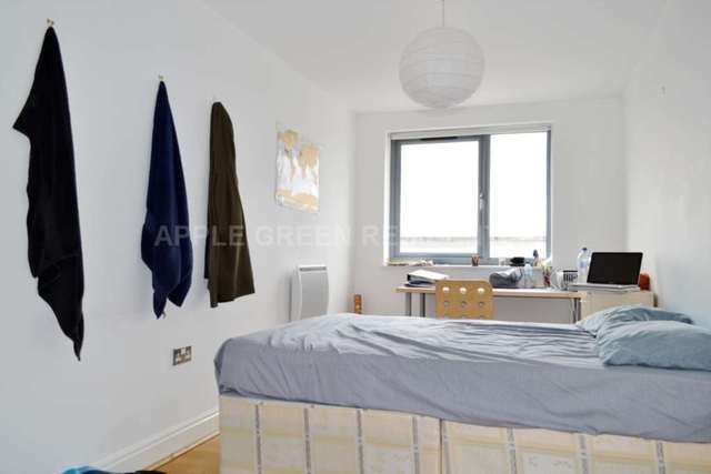  Image of 2 bedroom Apartment to rent in Regents Park Road London NW1 at Regents Park Road Primrose Hill London, NW1 8AQ