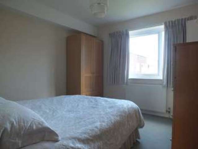  Image of 2 bedroom Flat to rent in Riseley Road Maidenhead SL6 at Maidenhead Berkshire Maidenhead, SL6 6EP