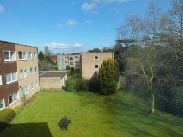  Image of 2 bedroom Flat to rent in Riseley Road Maidenhead SL6 at Maidenhead Berkshire Maidenhead, SL6 6EP