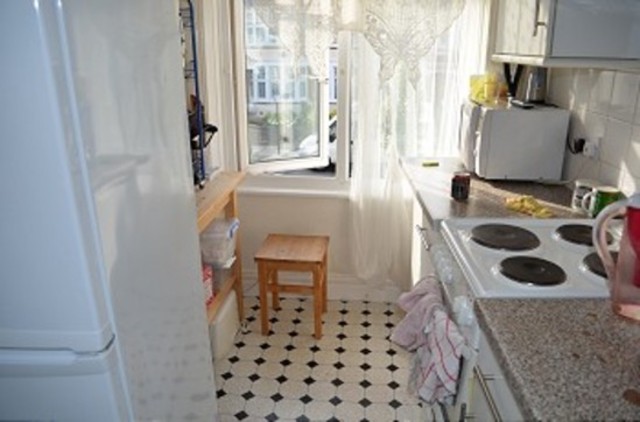  Image of 1 bedroom Flat to rent in Firs Lane London N13 at Riverway  Palmers Green, N13 5LY