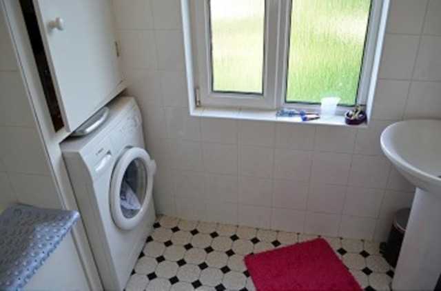  Image of 1 bedroom Flat to rent in Firs Lane London N13 at Riverway  Palmers Green, N13 5LY