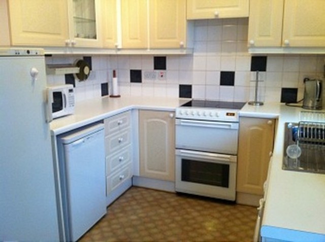  Image of 3 bedroom Detached house to rent in Riverway London N13 at Riverway  Palmers Green, N13 5JY