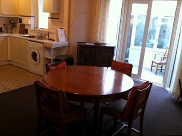  Image of 3 bedroom Detached house to rent in Riverway London N13 at Riverway  Palmers Green, N13 5JY
