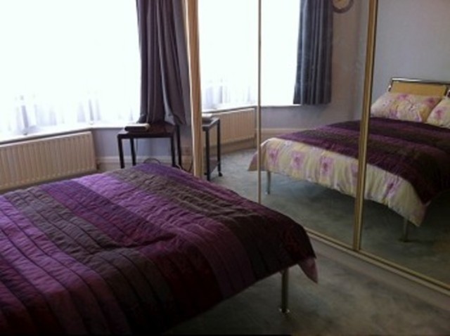  Image of 3 bedroom Detached house to rent in Riverway London N13 at Riverway  Palmers Green, N13 5JY