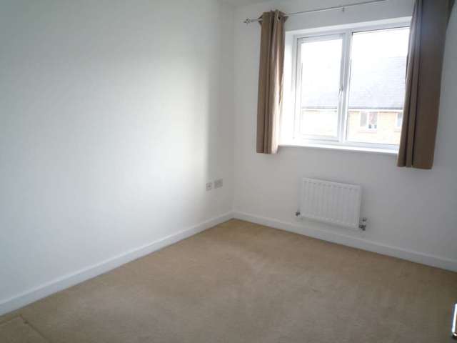  Image of 3 bedroom Terraced house to rent in Robinson Way Northfleet Gravesend DA11 at Robinson Way  Gravesend, DA11 9AB
