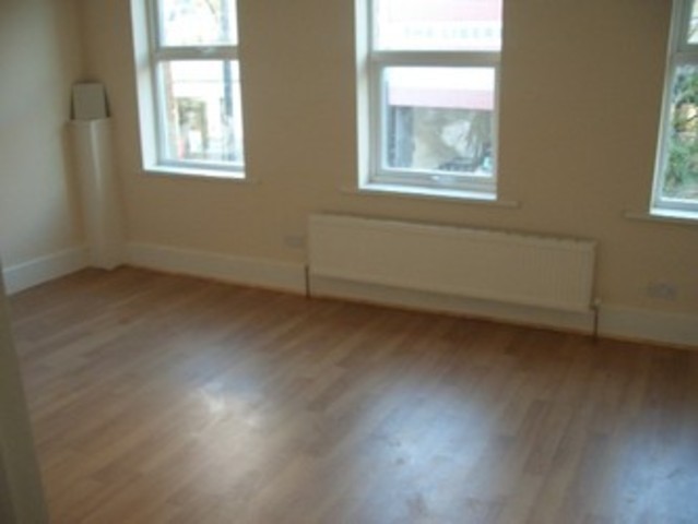  Image of 1 bedroom Flat to rent in Goodmayes Road Goodmayes Ilford IG3 at Romford South Street Seven Kings, IG3 9UN