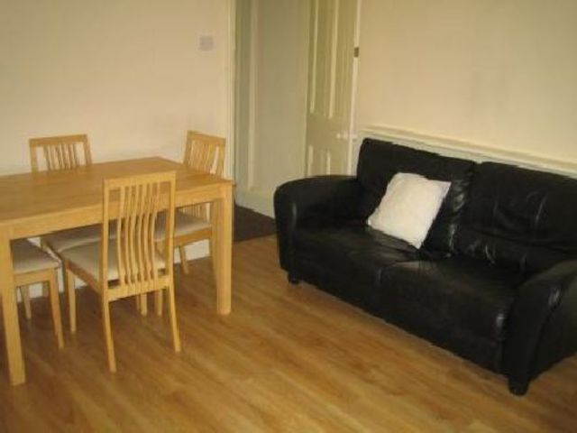  Image of 3 bedroom House Share to rent in Rose Cottages Hubert Road Selly Oak Birmingham B29 at Selly Oak West Midlands Selly Oak, B29 6EF