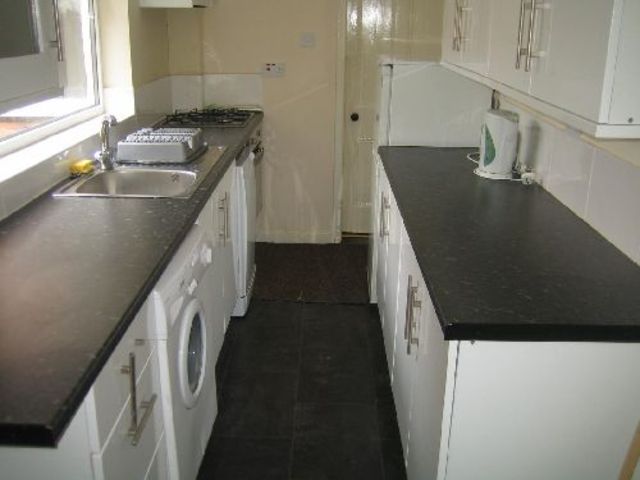  Image of 3 bedroom House Share to rent in Rose Cottages Hubert Road Selly Oak Birmingham B29 at Selly Oak West Midlands Selly Oak, B29 6EF