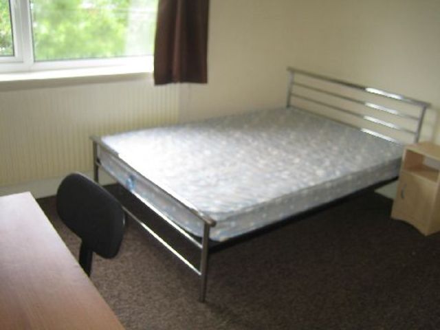  Image of 3 bedroom House Share to rent in Rose Cottages Hubert Road Selly Oak Birmingham B29 at Selly Oak West Midlands Selly Oak, B29 6EF