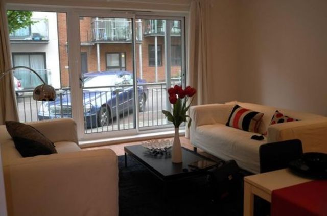  Image of 2 bedroom Ground Flat to rent in Desvignes Drive London SE13 at Rosse Gardens Desvignes Road Hither Green, SE13 6PA