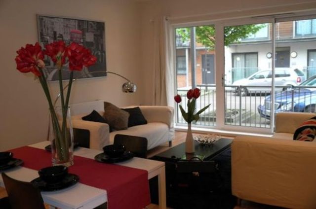 Image of 2 bedroom Ground Flat to rent in Desvignes Drive London SE13 at Rosse Gardens Desvignes Road Hither Green, SE13 6PA