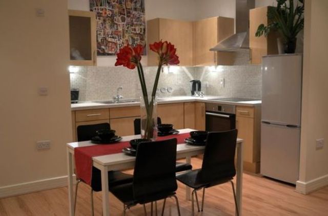  Image of 2 bedroom Ground Flat to rent in Desvignes Drive London SE13 at Rosse Gardens Desvignes Road Hither Green, SE13 6PA