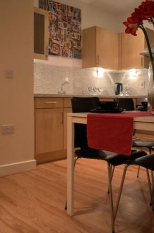  Image of 2 bedroom Ground Flat to rent in Desvignes Drive London SE13 at Rosse Gardens Desvignes Road Hither Green, SE13 6PA