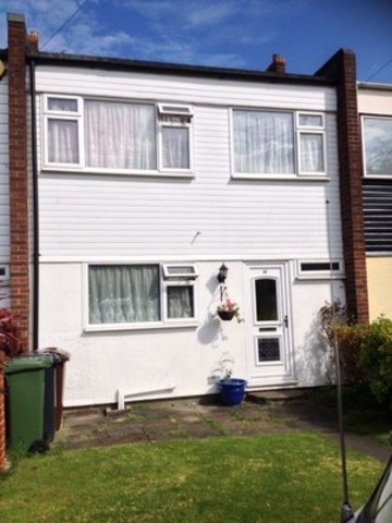 Image of 3 bedroom Terraced house to rent in Rowan Way Chadwell Heath Romford RM6 at ROWAN WAY  MARKS GATEQ, RM6 5PL