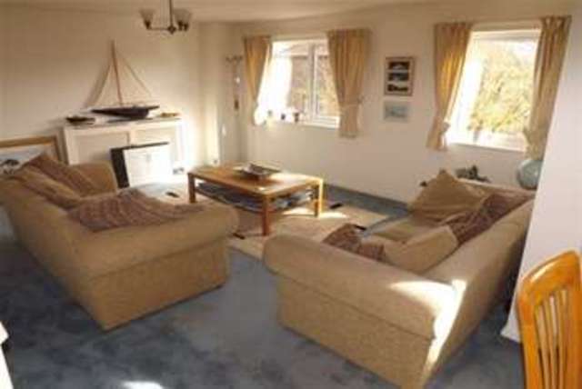  Image of 2 bedroom Flat to rent in Rownham Mead Bristol BS8 at Bristol, BS8 4YE