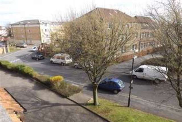  Image of 2 bedroom Flat to rent in Rownham Mead Bristol BS8 at Bristol, BS8 4YE