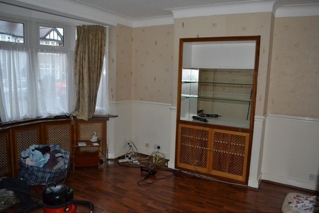  Image of 3 bedroom Terraced house to rent in Roxy Avenue Chadwell Heath Romford RM6 at Roxy Avenue  Chadwell Heath, RM6 4AN