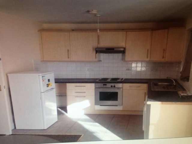  Image of 1 bedroom Ground Flat to rent in Roxy Avenue Chadwell Heath Romford RM6 at ROXY AVENUE  CHADWELL HEATH, RM6 4AZ