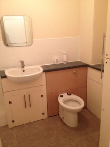  Image of 1 bedroom Ground Flat to rent in Roxy Avenue Chadwell Heath Romford RM6 at ROXY AVENUE  CHADWELL HEATH, RM6 4AZ