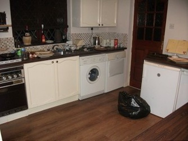  Image of 3 bedroom End of Terrace to rent in Rugby Road Dagenham RM9 at Rugby Road  Dagenham, RM9 4AH
