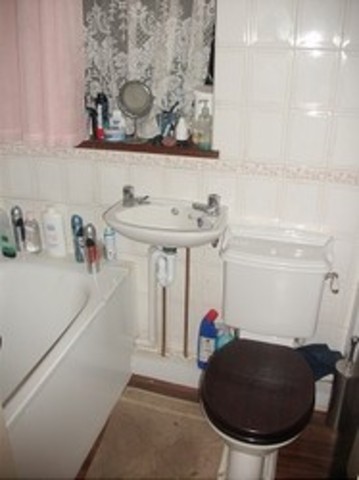  Image of 3 bedroom End of Terrace to rent in Rugby Road Dagenham RM9 at Rugby Road  Dagenham, RM9 4AH