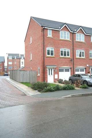  Image of 4 bedroom Detached house to rent in Rylands Drive Warrington WA2 at Rylands Drive  Warrington, WA2 7DY