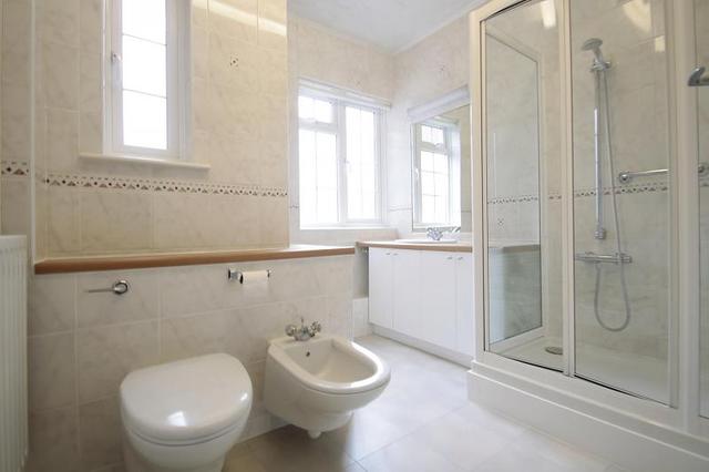  Image of 3 bedroom Apartment to rent in Hersham Road Walton-on-Thames KT12 at Rylton House Hersham Road Walton-On-Thames, KT12 1LB