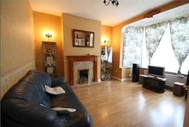  Image of 3 bedroom End of Terrace to rent in Sandringham Road Barking IG11 at SANDRINGHAM ROAD  BARKING, IG11 9AJ