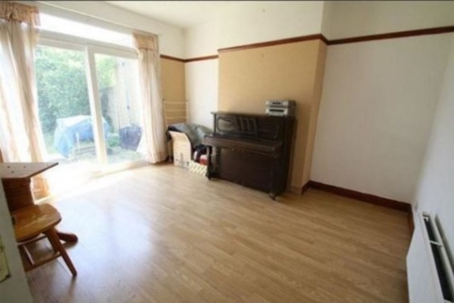  Image of 3 bedroom End of Terrace to rent in Sandringham Road Barking IG11 at SANDRINGHAM ROAD  BARKING, IG11 9AJ